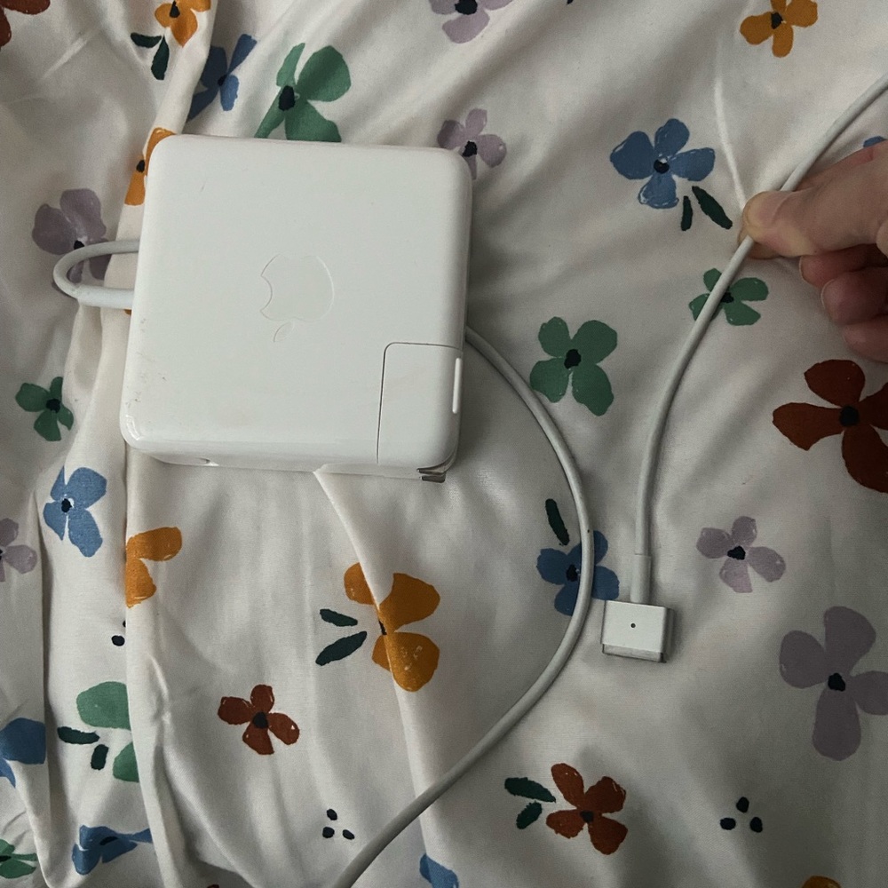 Apple adapter — charger for laptop